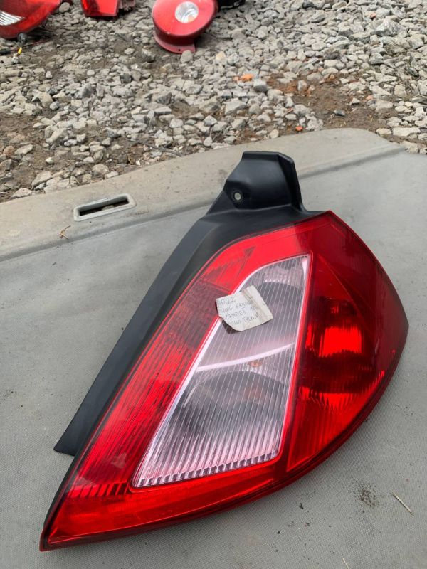 Ліхтар фонарь стоп правий Renault Megane II хетчбек Рено Мегане 2