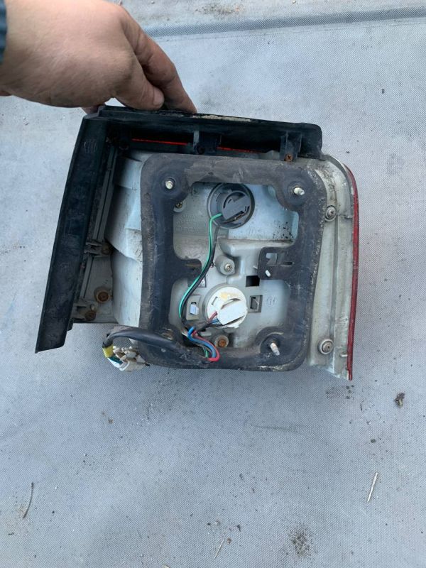 Стопи фари ліхтарі KIA CARENS I ліва фара задня