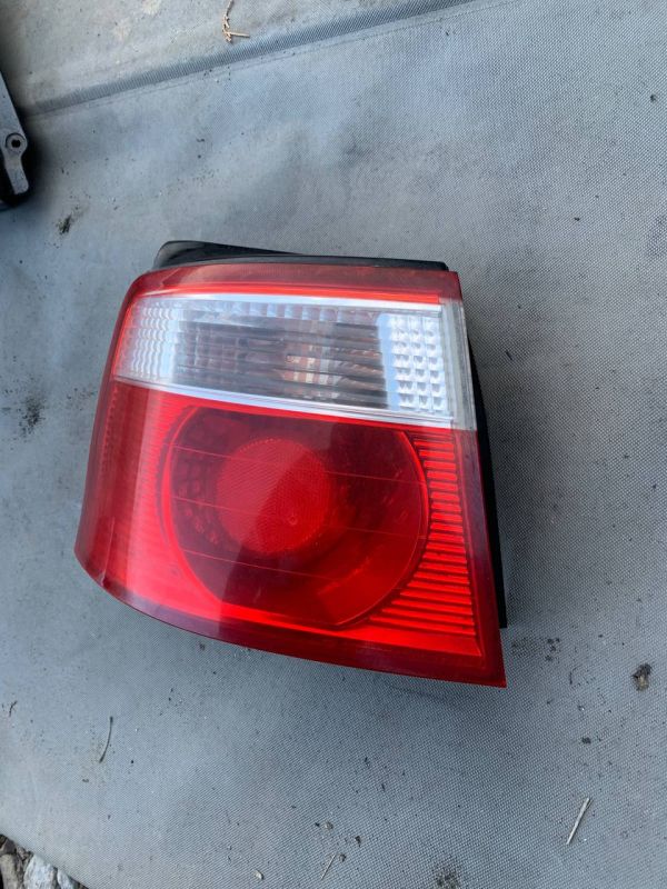 Стопи фари ліхтарі KIA CARENS I ліва фара задня