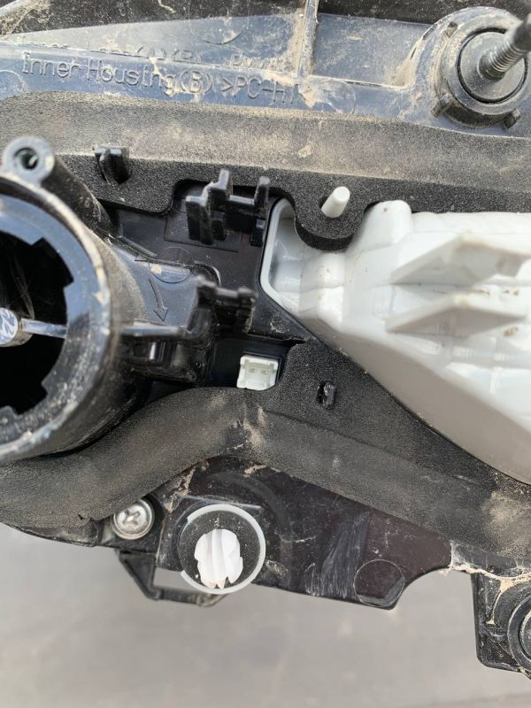 Уцінка Ліхтар стоп кришки багажника лівий Toyota RAV4 На запчастини