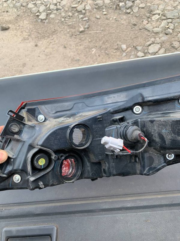 Стоп ліхтар фонарь лівий Toyota Camry Тойота камрі 70 Уцінка