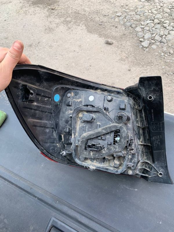 Задній ліхтар фонарь правий Renault Sandero II 2017 Оригінал Уцінка на запчастини