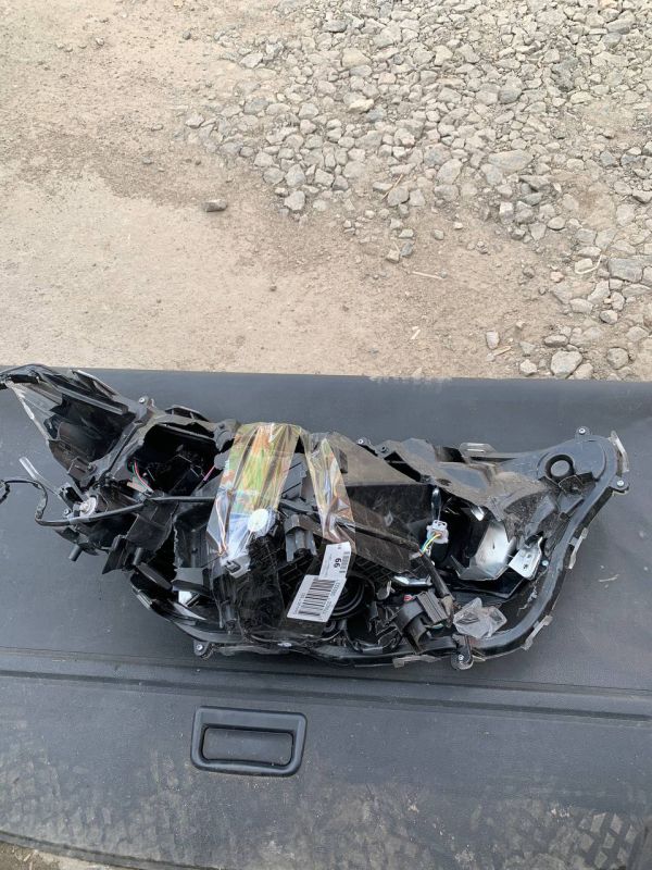 По запчастинах фара передня ліва Toyota RAV4 2019-2025 тойота рав 4