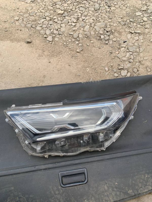 Скло фари ліве Full led Toyota RAV4  По запчастинах