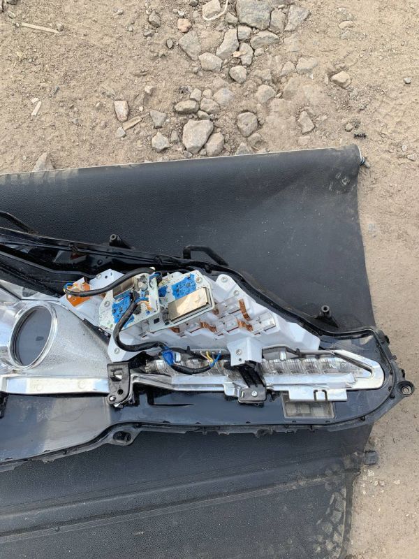 Скло фари ліве праве Toyota camry 70 тойота камрі 70 По запчастинах