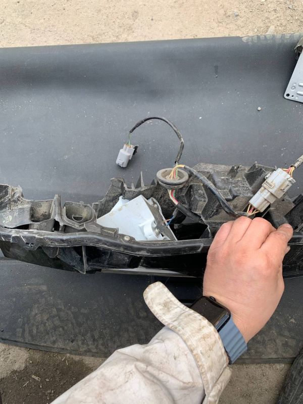 Фара верхня ліва ДХО Nissan rogue t33 оригінал По запчастинах