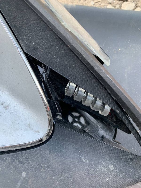 По запчастинах Фара права Porsche Cayenne