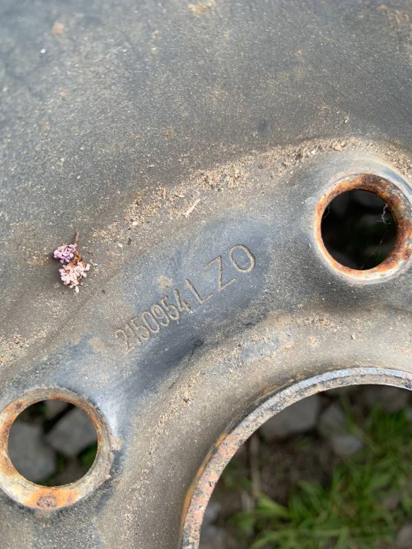 Диски сталеві пара  WAG VW PASSAT B5 ET37 R15 Розболтовка 5x112 6Jx15H2