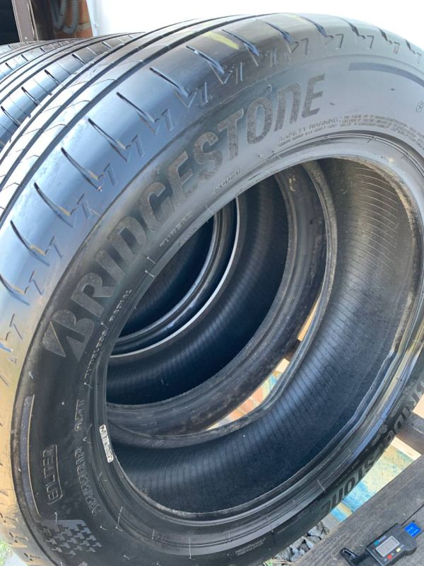 Комплект пара Bridgestone 215/55 r18 літо резина