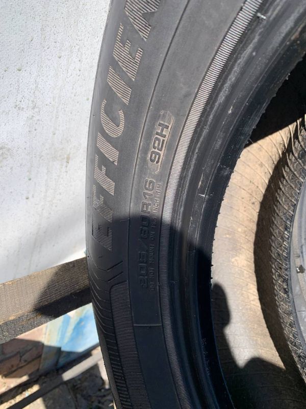 Шини пара Goodyear 205/60 r16 літо резина