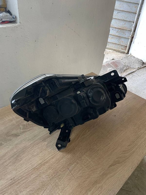 Передня ліва фара Рено Кліо 3 Renault Clio III 2009-2012 рестайл