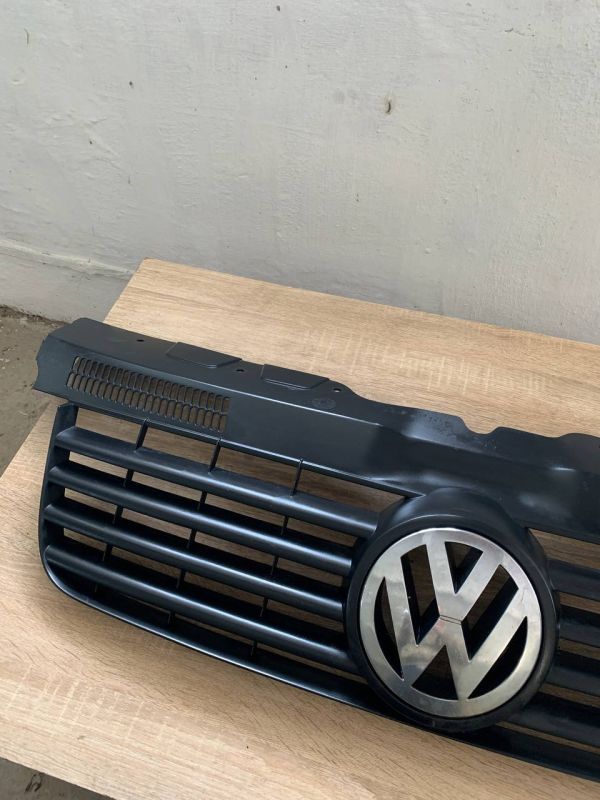 Решотка радиатора решітка радіатора Фольксваген Т5 Volkswagen T5 03-15р
