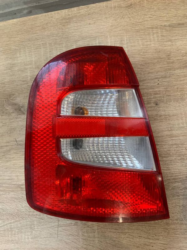 Ліхтар задній лівий правий стоп хетчбек дорестайл Skoda Fabia (1999-2004р.в)
