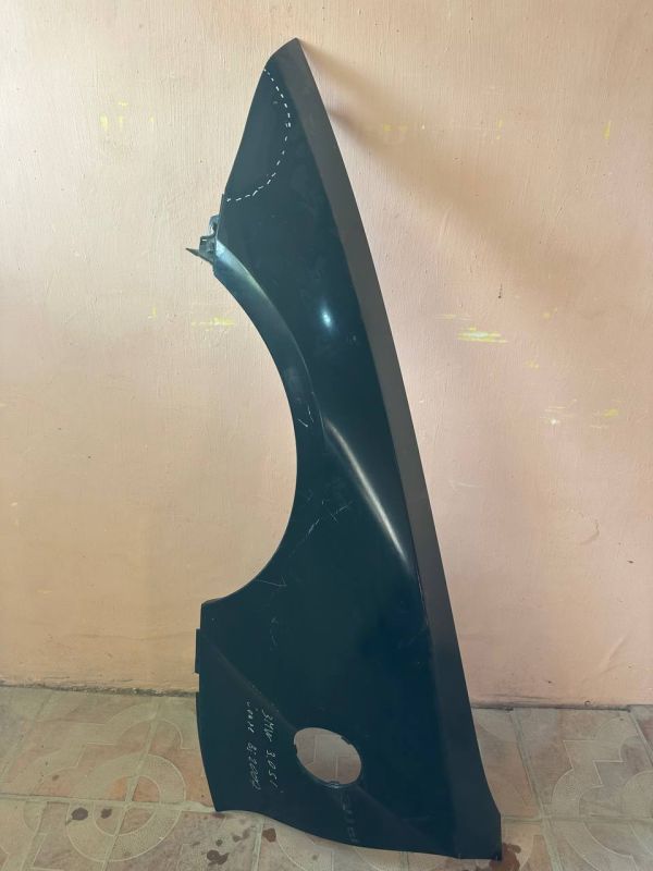 Крило переднє ліве BMW Z-4 E85 Бмв 4 2003-2008 Є вмятина Крило під покраску