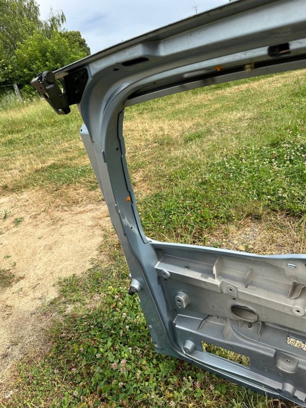 Кришка багажника ляда Renault Espace IV 2002-2014 Рено Еспейс 4 крышка багажника ляда 8200005943