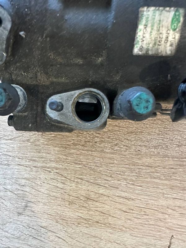 Компресор кондиціонера Hyundai Sonata NF Santa Fe Kia Magentis F500-DC4AA-09