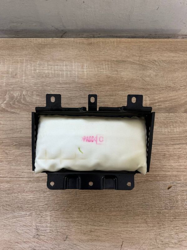 Подушка безпеки пасажира AirBag Hyundai Sonata NF 84530-3K000