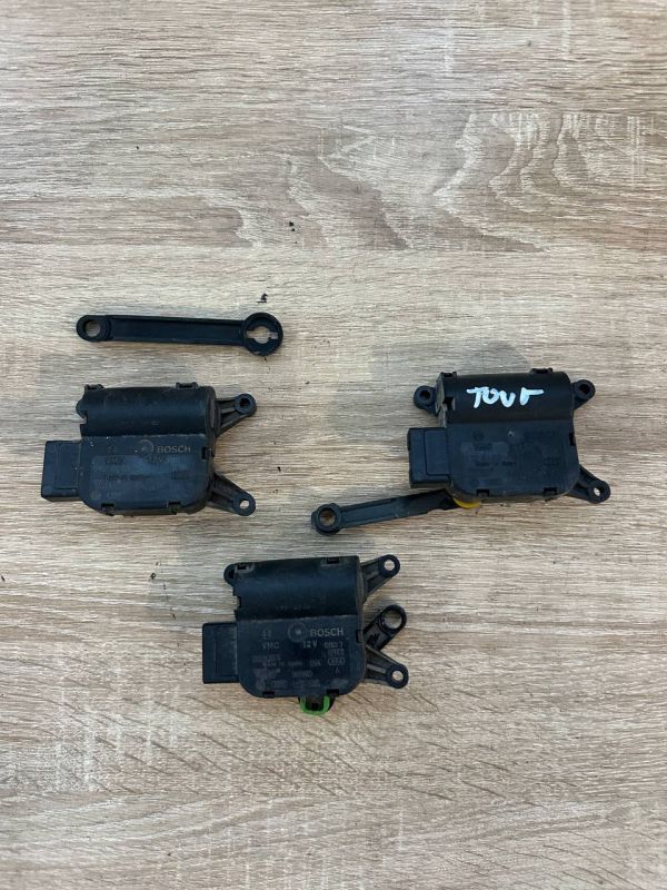 Привода заслонки пічки клімату Volkswagen Golf 4 Bora Skoda Octavia Tour 1J1907511G 0132801324