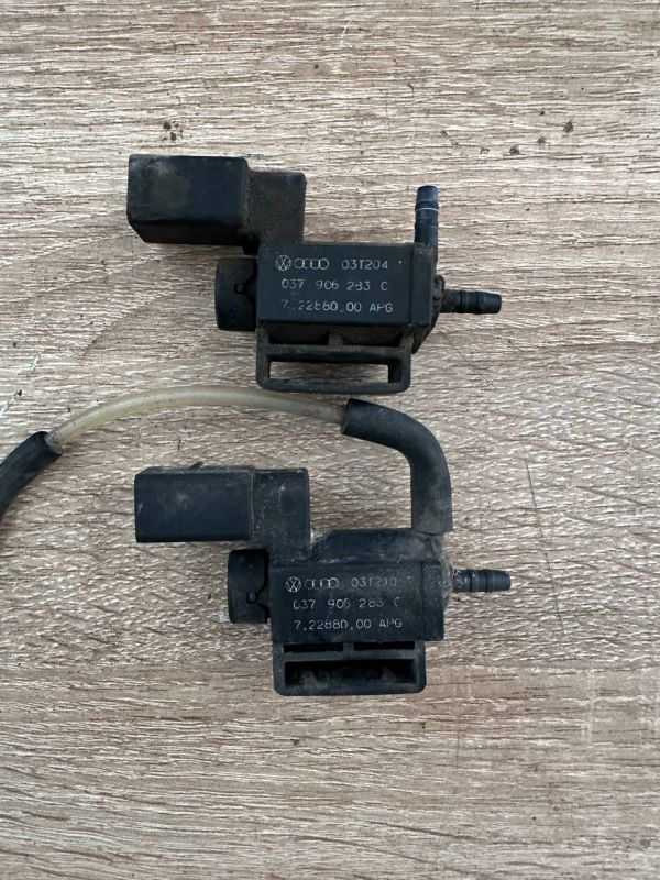 Клапан вакууму SKODA,VW 037 906 283 C