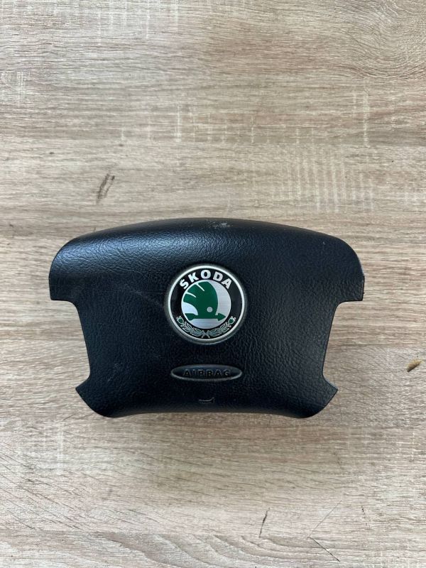Подушка безпеки в кермо Airbag Skoda Octavia Tour Уцінка є косметичний дефект