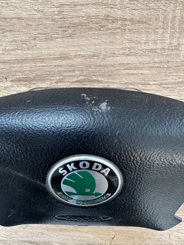 Подушка безпеки в кермо Airbag Skoda Octavia Tour Уцінка є косметичний дефект