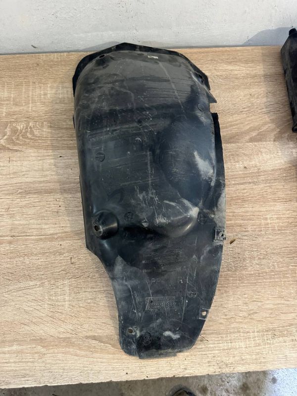 Пластиковий підкрилок (колісну арку) заднього правого крила 86822-3K00 Sonata NF 5
