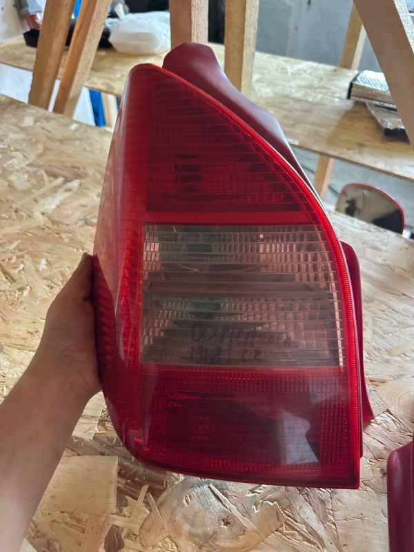 Задні ліхтарі фонарь стопи лівий правий Citroen C2 Сітроен с2 Уцінка 