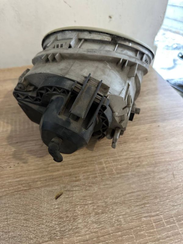 Фара передня ліва права VW new beetle 98- жук бітл ліхтар, 0301163201