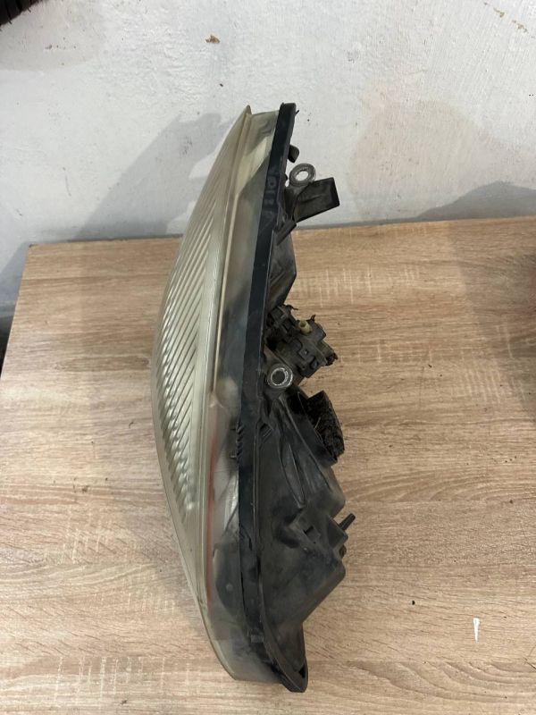 Передні фари пара ліва права Рено Сценік 2 Renault Scenic II