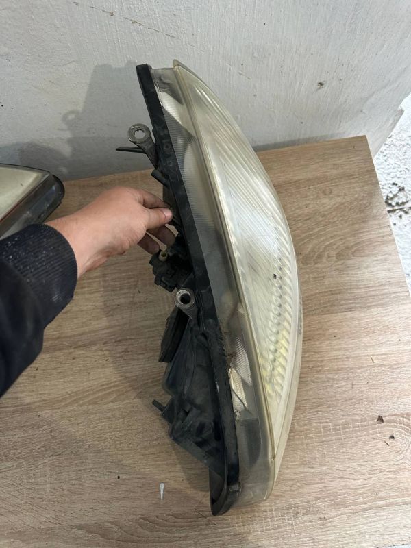 Передні фари пара ліва права Рено Сценік 2 Renault Scenic II