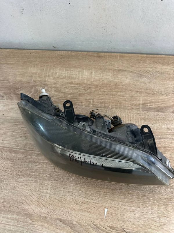 Передня фара права Opel Astra g