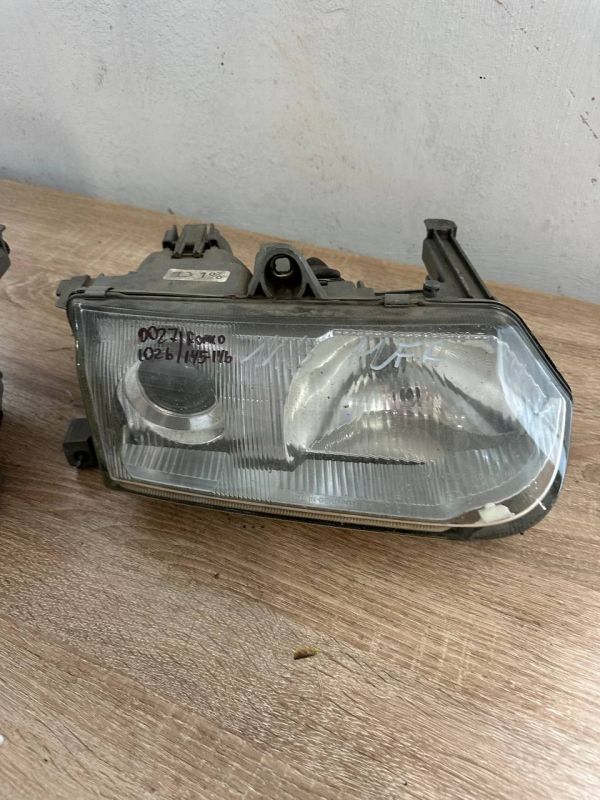 Передня права фара Alfa romeo 145 146 Альфа Ромео
