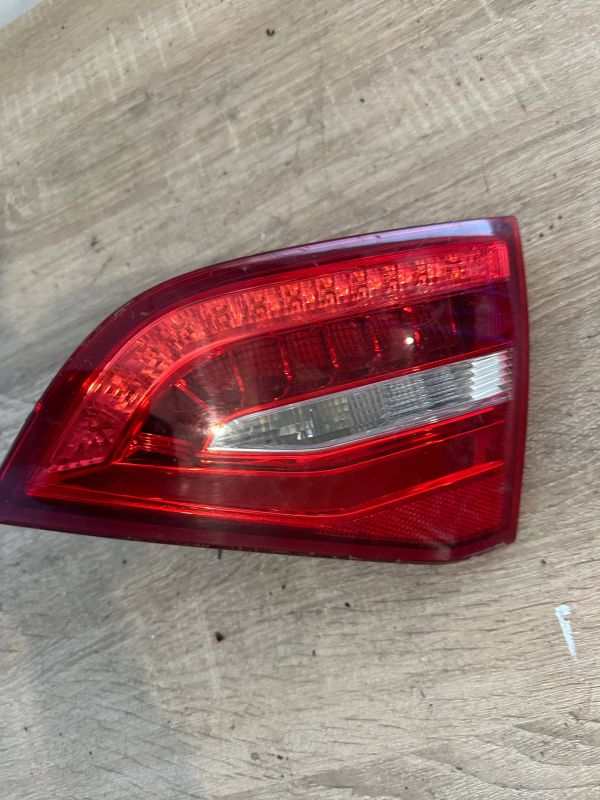Стоп Фонарь правий задній внутрішній LED ліхтар кришки багажника Audi A4 B8 Уцінка