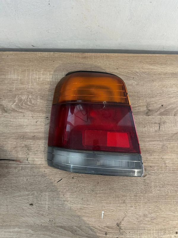 Стоп ліхтар фонарь лівий Subaru forester 1 покоління 99r 