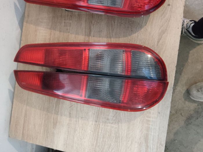 Задні стопи ліхтарі лівий правий фонарь Ford Focus 2 універсал фокус 2