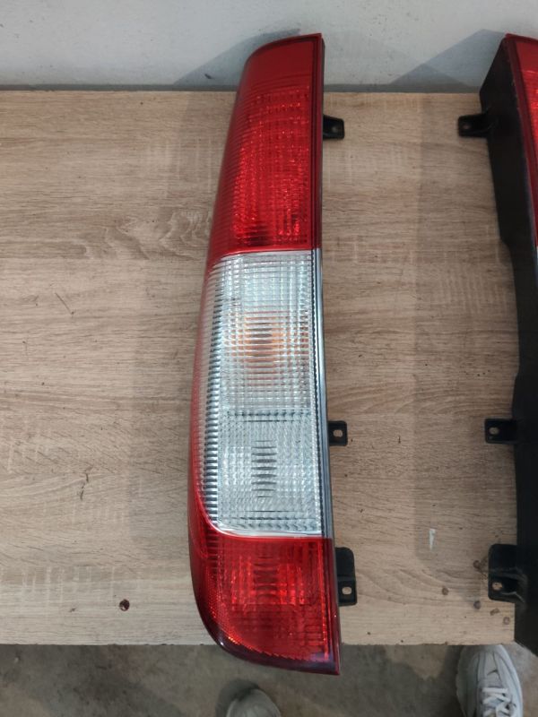 Задній ліхтар стоп лівий правий фонарь Mercedes Vito / Viano W639