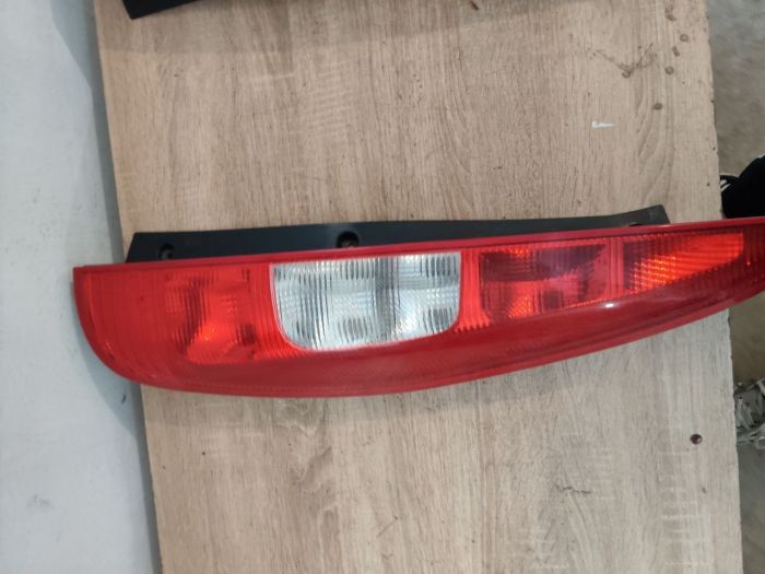 Стоп ліхтар лівий правий Фонарь ліхтар mitsubishi colt