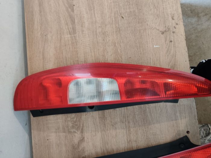 Стоп ліхтар лівий правий Фонарь ліхтар mitsubishi colt