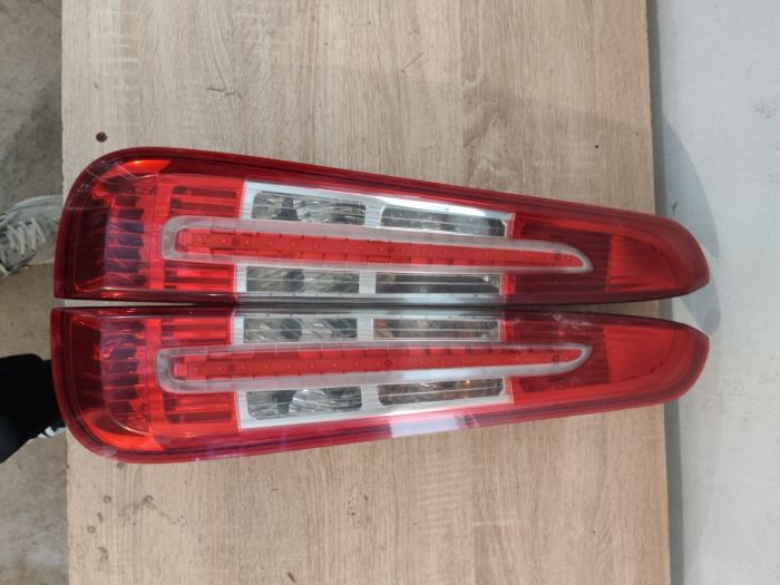 Задній Стоп фонарь ліхтар лівий правий Ford C-MAX Форд С макс