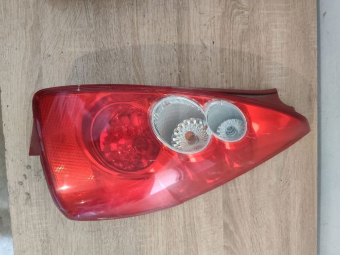Ліхтар Фонарь стоп задній лівий правий Mazda 5 2005-2008 C23551150