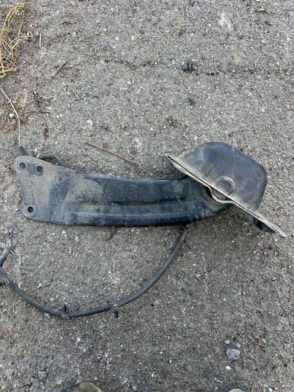 Важіль Volkswagen Passat b6 ричаг задній правий 3C0505223D 3C0505224D