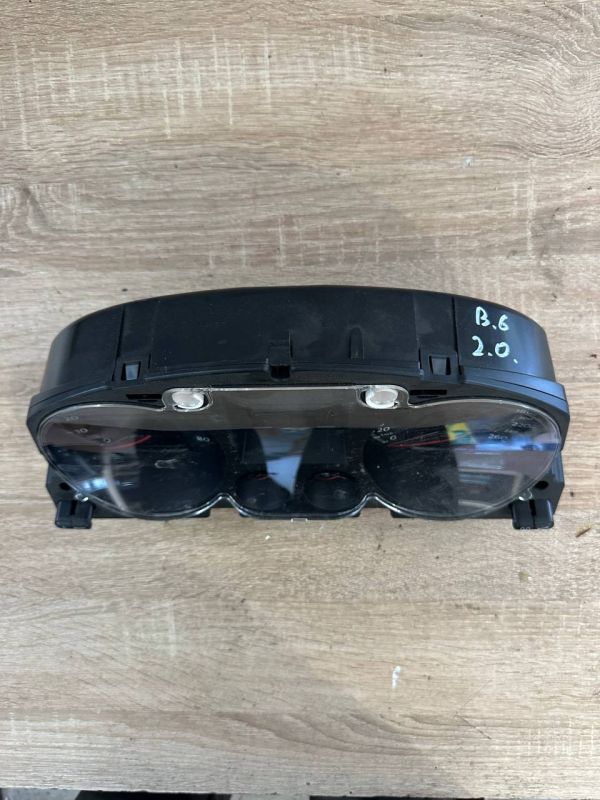 Приборка Volkswagen Passat b6 2.0 бензин спідометр панель приладів 3C0920860GXZ01 3C0920860G