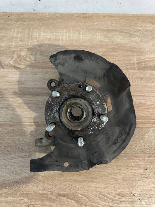 Передня права цапфа (кулак) 51756-2T850 Хюндай Соната Hyundai Sonata 6 VI YF 2.0 16V G4KH