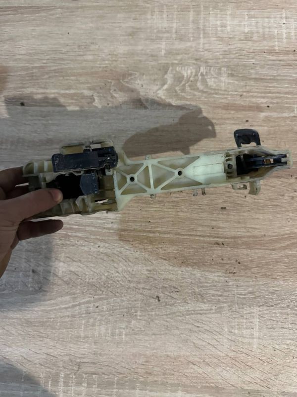 Ручка дверей зовнішня передня права 82651-3S210 Хюндай Соната Hyundai Sonata 6 VI YF 2.0 16V G4KH
